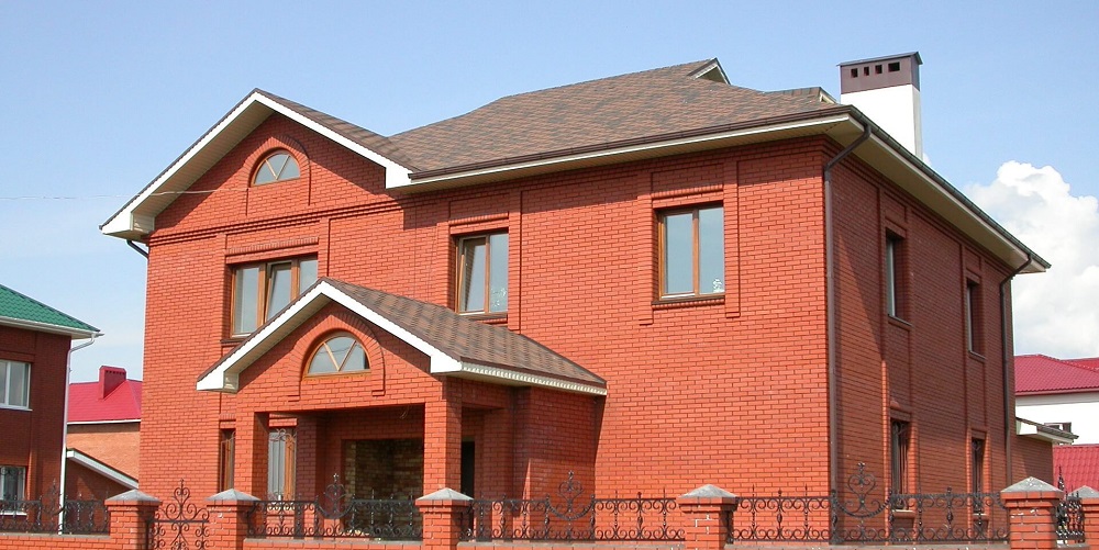 Дом из красного кирпича – особенности архитектуры и дизайна